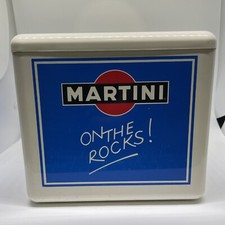VINTAGE MARTINI ON THE ROCKS