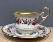 Antica tazza da tè e piattino