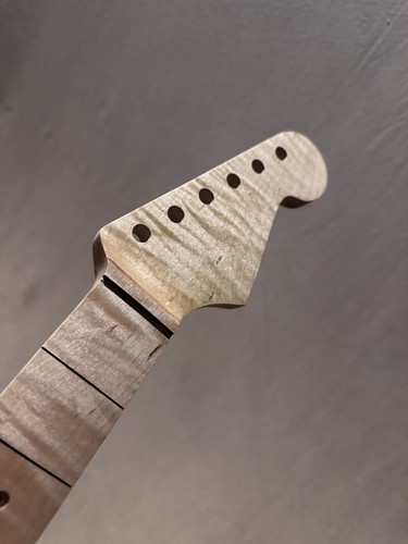 Splendido manico per chitarra