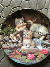 piattino con gatti in ceramica Bradex Kahla da collezione. Diametro cm 20