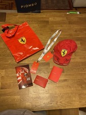 Set gadget Ferrari Cappellino
