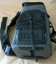 SPLENDIDO ZAINO DA VIAGGIO CONTENITORE PER BREVI VIAGGI USATO PARI NUOVO GRIGIO