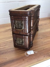 Macchina da cucire vintage a