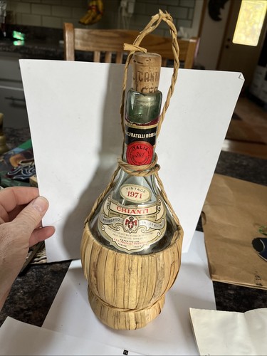 Vintage empty 1971 - vintage, chianti