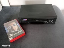 videoregistratore vhs funzionante Hitachi con videocassetta il 6°giorno