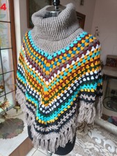 Poncho Granny Square fatto a