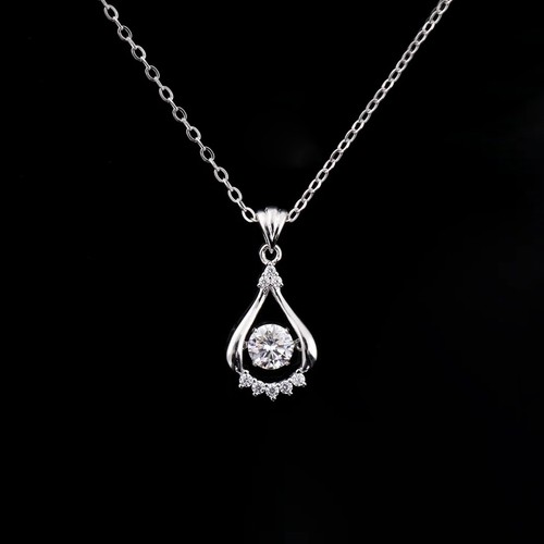 Collana con ciondolo - , in