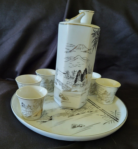 Meikei set sake - set, in