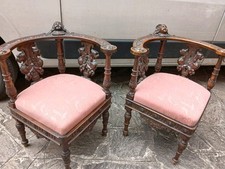 COPPIA POLTRONCINE NOCE CON DECORI E TESTINE SCOLPITI - PATINA SCURA 1920 TORINO