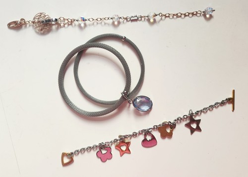 Tris bracciali firmati