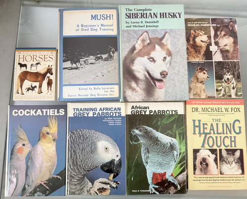 Pets book siberian husky - book:, sled