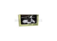 NEW RAY SS-42123 Moto Vespa