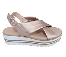 Sandalo con zeppa da donna