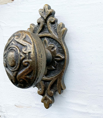 Antico pomello francese ovale