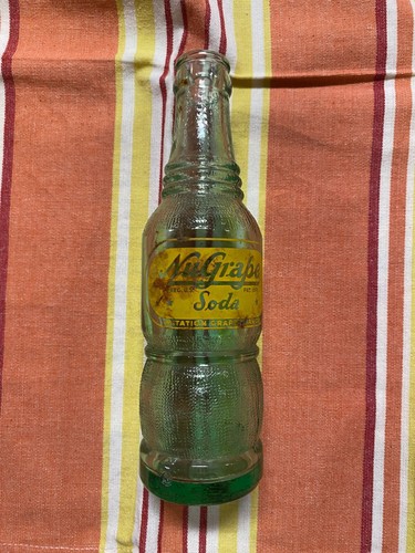 Vecchia bottiglia nugrape soda - bottiglia,