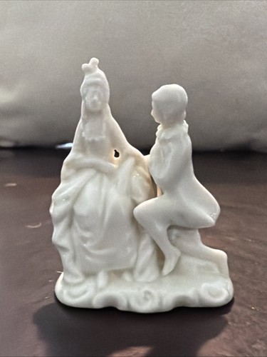 Antica statuina porcellana