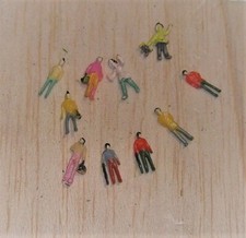 LOTTO SCALA N -  10 PERSONAGGI PER DECORAZIONE PLASTICO