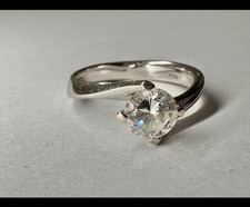 Anello Solitario HRD in Oro