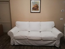 Divano IKEA EKTORP 3 posti con poggiapiedi  + 1 rivestimento in più a righe