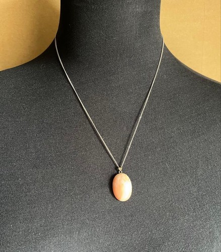 Collana con ciondolo stile