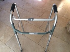 Girello Deambulatore Pieghevole 4 Ruote - Alluminio