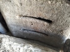 Antica Caditoia In Pietra