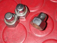 3 Dadi Di Fissaggio Marmitta