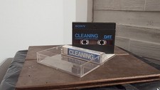 Sony DAT DT-10CL, Cleaning