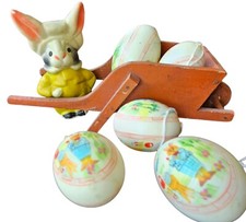 Lotto coniglietti vintage uovo di Pasqua plastica ornamento antico legno carrello ceramica/gesso