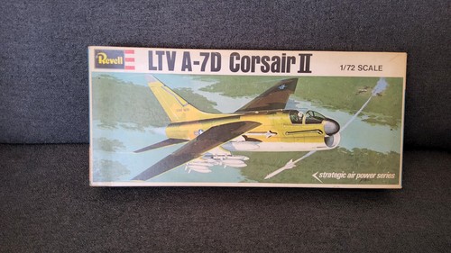 Modellino kit revell ltv - 1:72,
