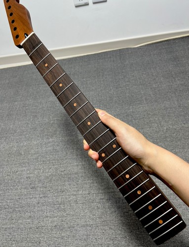 Manico per chitarra elettrica