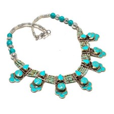 Collana con pietre preziose