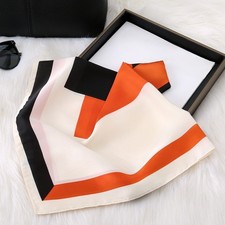 Foulard carré 70x70cm avec