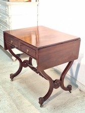 Tavolo a bandelle in legno di