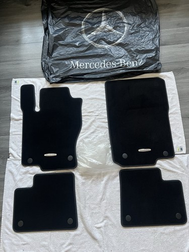 Tapis sol velours noir - 4, de
