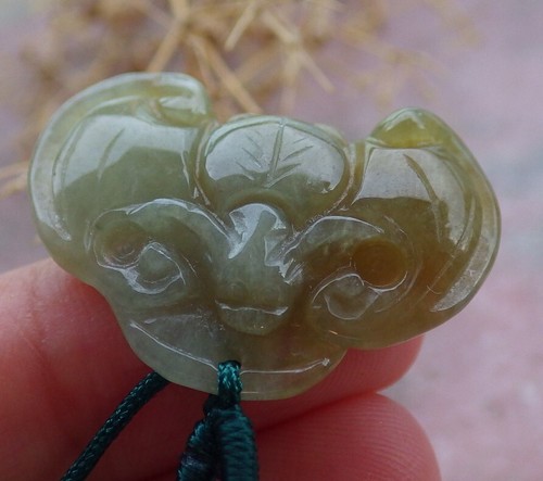 Moneta pipistrello pendente