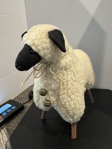 Peluche primitivo pecora