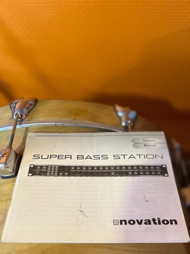 Novation super bass - bass, station