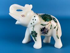 Statua Elefante In Marmo Bianco Con Intarsio Malachite E Madreperla