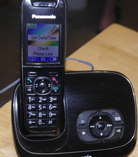 Panasonic KX-TG8521E Telefono Cordless Singolo, Base Risposta, Completo