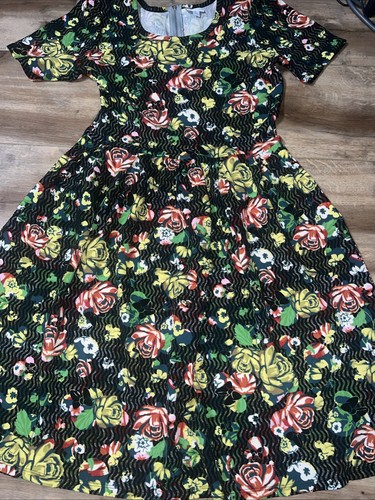 Lularoe amelia disney minnie - lularoe,