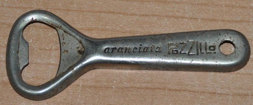 Vecchio apribottiglia - vecchio,