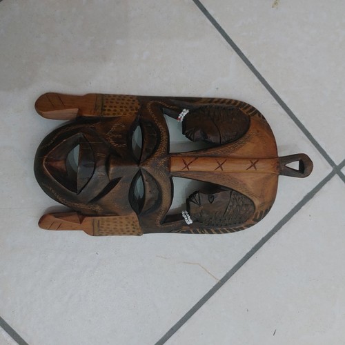 Maschera etnica - b,