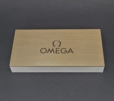 INSEGNA PUBBLICITARIA ORIGINALE OMEGA OROLOGIO RIVENDITORE "OMEGA" GRANDE OTTONE 