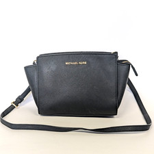 Michael Kors Mini messenger