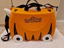 Trunki tigre cavalcabile in