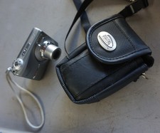 Fotocamera digitale compatta Kodak Easyshare C813 8,2 MP perfettamente funzionante con custodia bonus!!