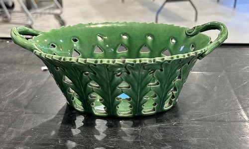 Antico cesto ceramica foglia