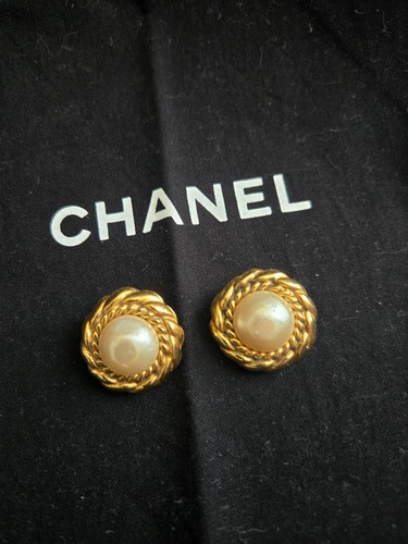 Coppia orecchini chanel a - di,