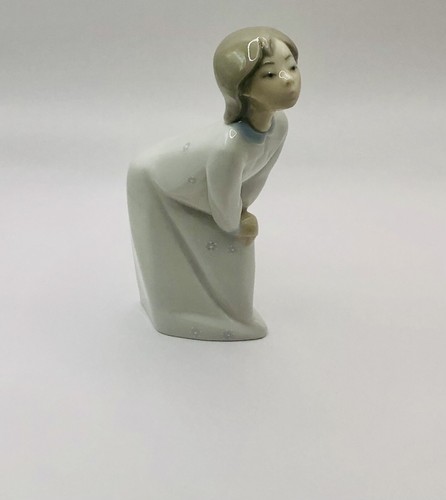 Lladro girl kissing - lladro,
